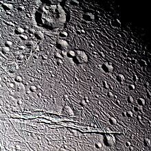 Le prime immagini di Encelado