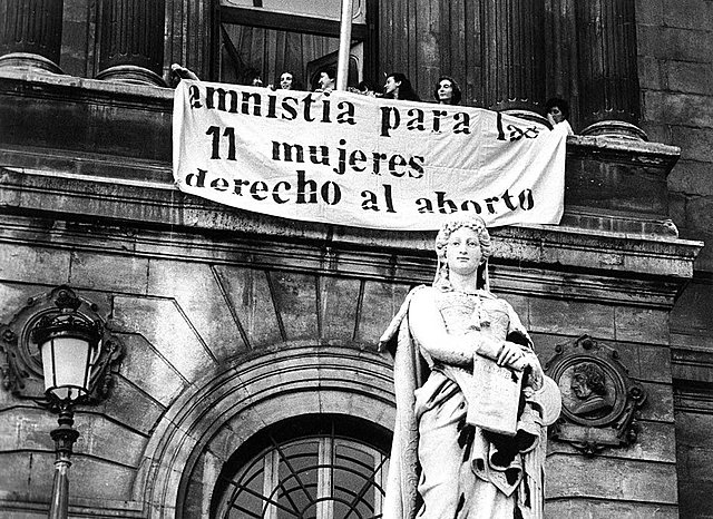 Detenció de 11 dones de Basauri per practicar avortaments.