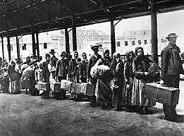 Life of Immigrants in early 1900's