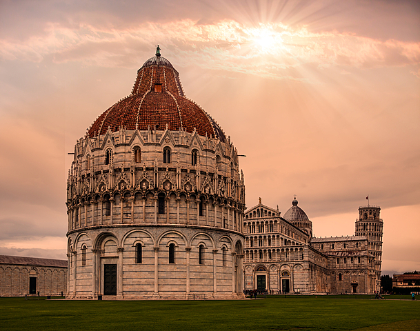 D'ANNUNZIO E LA PIAZZA DEI MIRACOLI