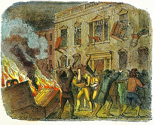 Thomas Hutchinson's House mysteriously burns down