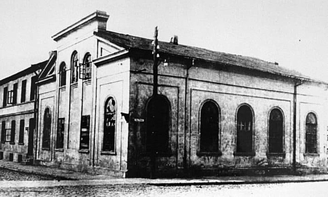 Creación de campos de exterminio.