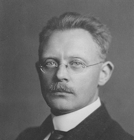 La “Escuela del Trabajo” y la Escuela de la Socialidad: