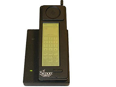 El primer telefono con pantalla tactil (IBM Simon Communicator)