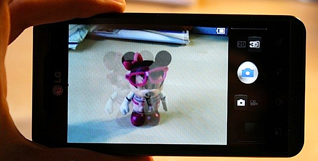 Primer móvil con cámara 3D