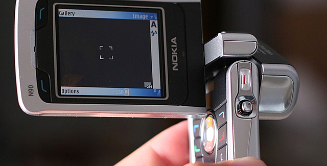 Primer móvil con forma de cámarade video