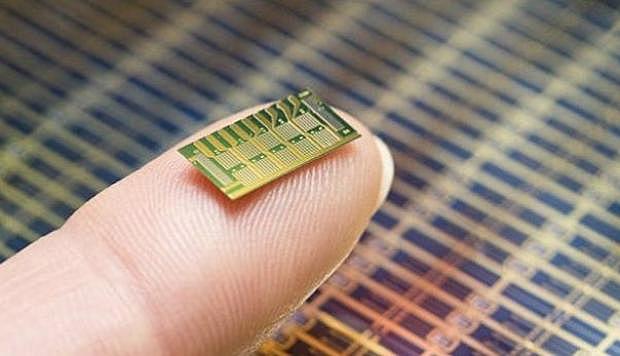 Fabricación por combinación de microchips