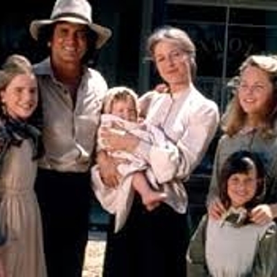 Timeline: LA FAMILIA A TRAVES DEL TIEMPO