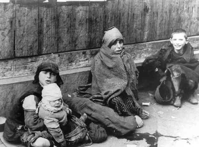 The Holocaust Begins