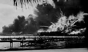Japón bombardea a Pearl Harbor