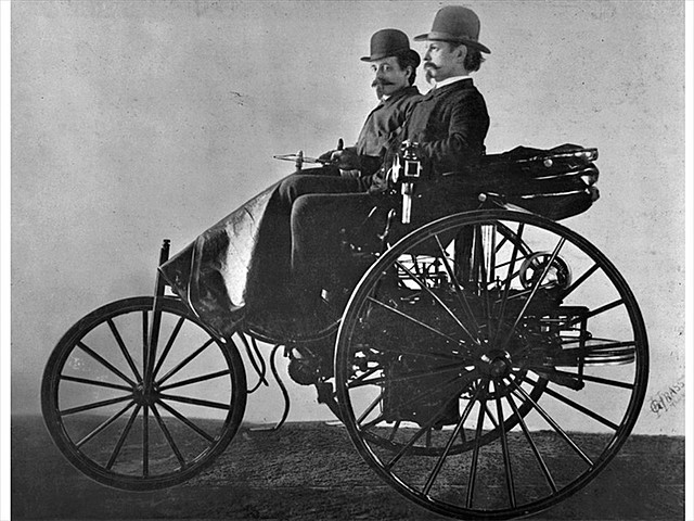 Vehículo con motor de gasolina