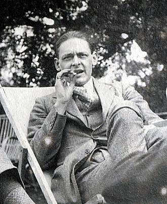 1922-El poeta estadounidense TS Eliot publica The Waste Land , un poema extremadamente influyente en cinco secciones fragmentadas