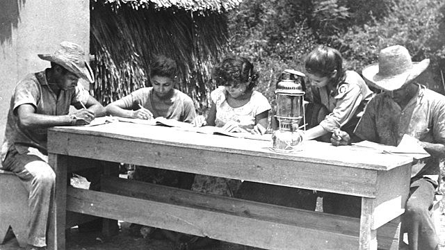 Reforma educativa y Campaña Nacional de  Alfabetización