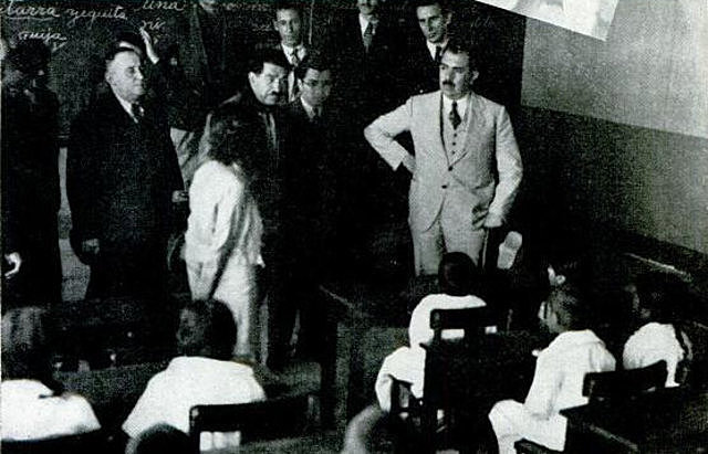 Fundación del Departamento de Educación Obrera