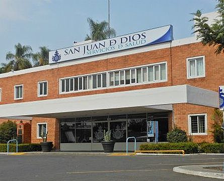 sacerdote andres ayucar