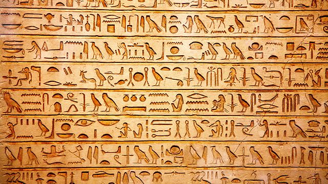 SURGE LA ESCRITURA EN EGIPTO