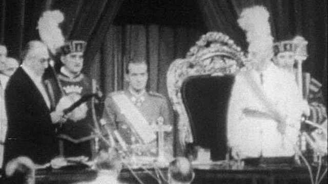 Proclamación de Don Juan Carlos como Príncipe de España, sucesor a la Jefatura del Estado con título de rey.