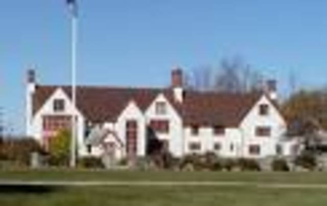 Receives Bachelors' Degree