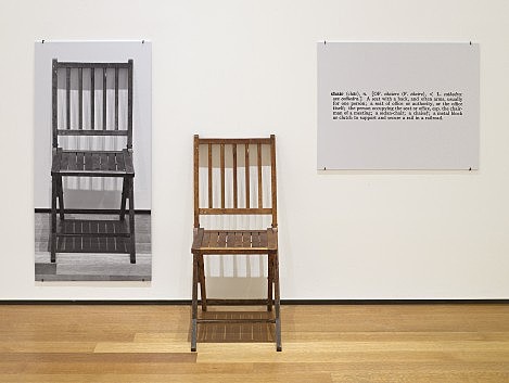 UNA I TRES CADIRES - Joseph Kosuth