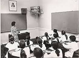 Clases por televisión