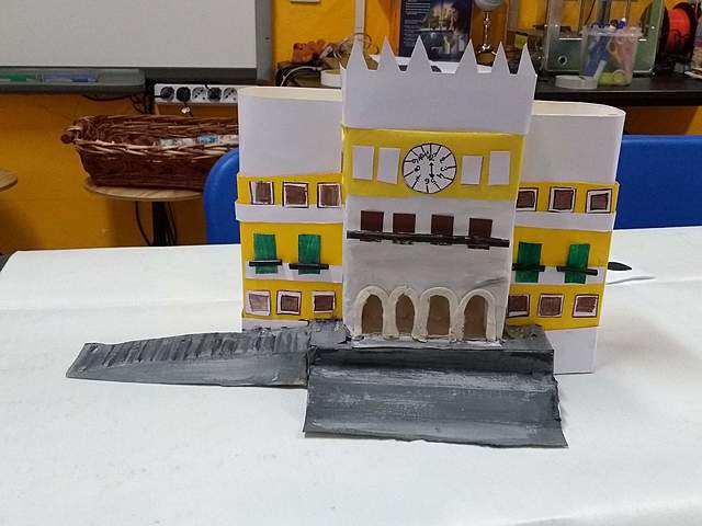 Town Hall-Team 1 Porto Garibaldi pupils build Town Hall with parents