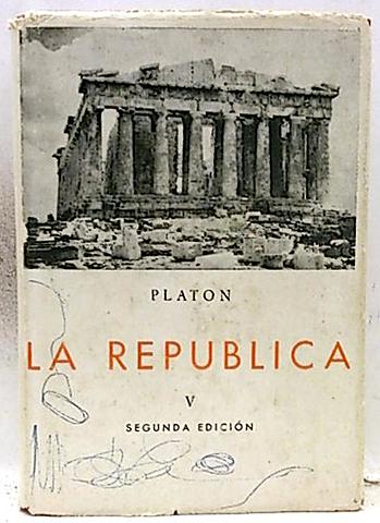 Platón publica la República