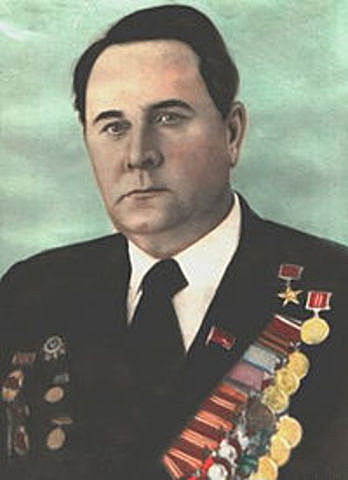 Петр Ефимович Полтавцев возглавил колхоз «Родина» Тацинского района Ростовской области, председателем правления которого оставался более 30 лет.