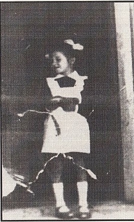 Построено здание современной школы. Первый звонок дала ученица 1 класса Соломонова Люба.