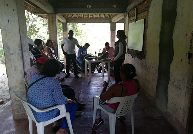 Curso de mercadeo y comercialización de viveros” en unidad productiva Plantamores del Sur.
