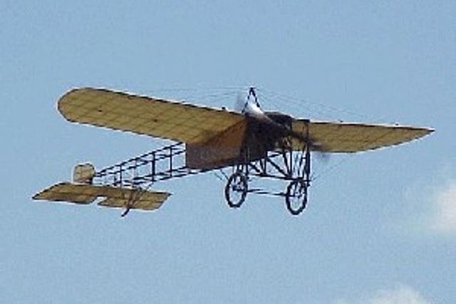 Création du Blériot 11, par l’entreprise Blériot Aéronautique de Louis Blériot