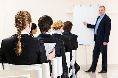 Inducción y capacitación