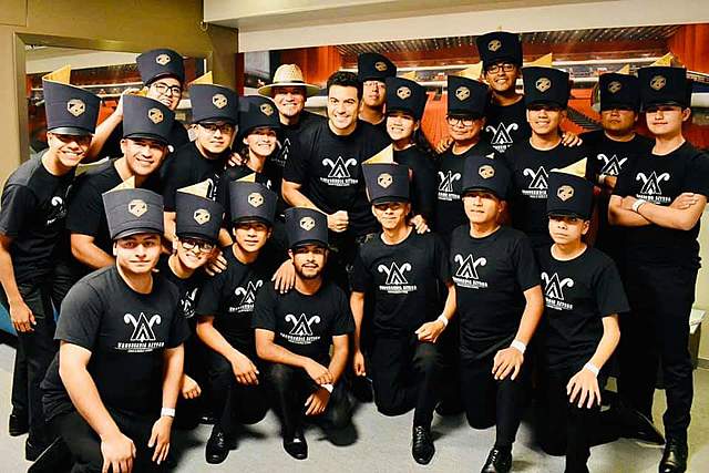 (LOGRO) Participación en conciertos de Carlos Rivera