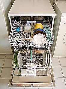 Dish washer