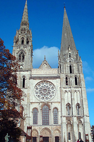 Gotico classico con Notre-Dame di Chartres