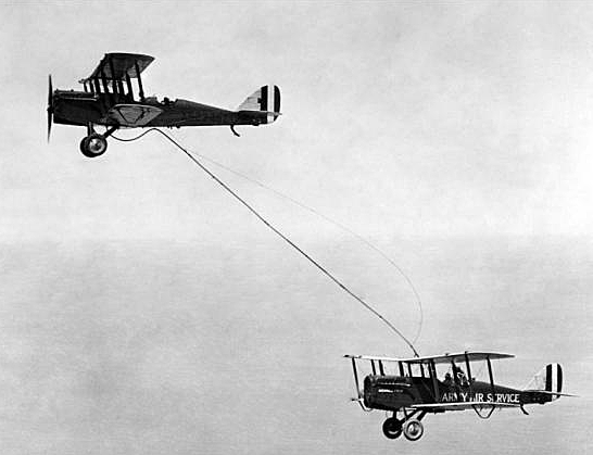 premier tour du monde aérien par deux Douglas World.