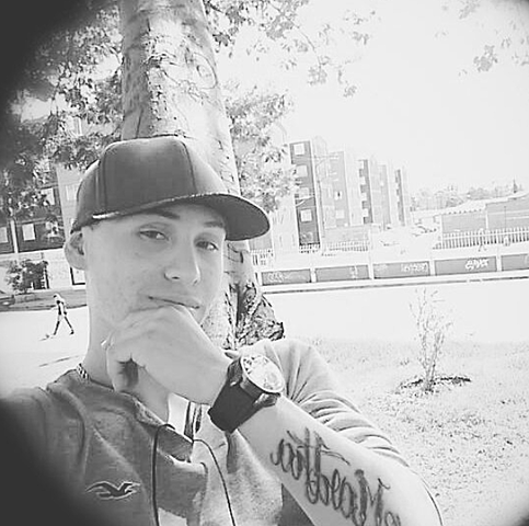 Conozco a Juan Sebastian Hernandez, con quien entablo una "relación" informal de aproximadamente 5 años intermitentes.