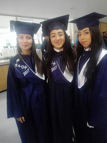 Me graduó de bachiller académico