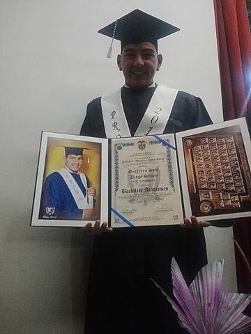 Se Gradua mi hermano Diego Stiven de bachiller académico