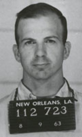 Lee Harvey Oswald shot by Jack Ruby