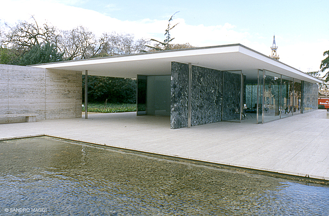MIES VAN DER ROHE