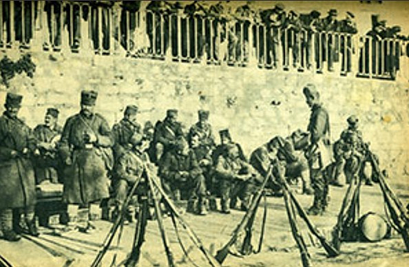 Grècia declara la guerra a les potències centrals.