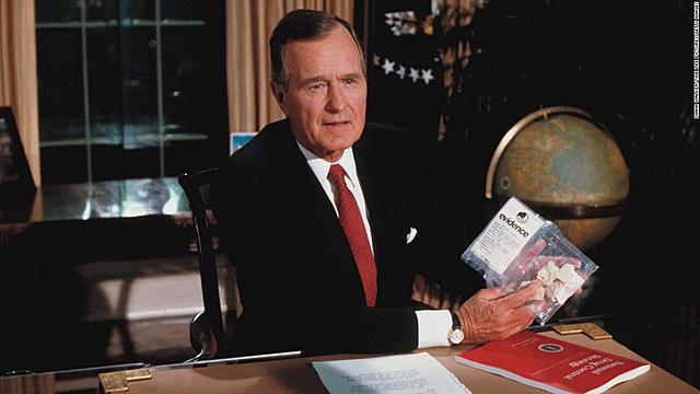 George H.W. Bush declara oficialmente la guerra contra el narcotráfico