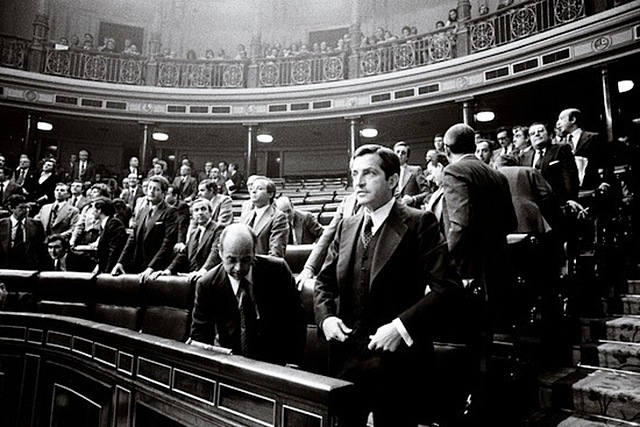 Publicación del Decreto-ley en el que se regulaba el Derecho de Asociación Política.