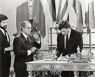 Incoporación de España a la CEE y el ingreso a la OTAN