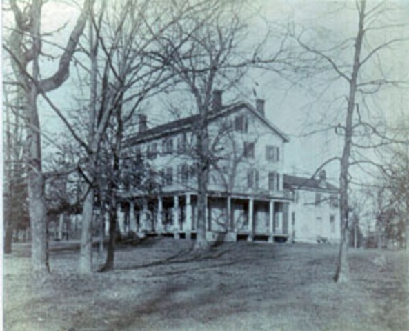First hotel built; Lake Forest Academy opens