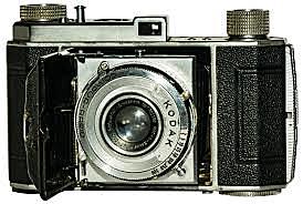 Kodak fabrica la primera cámara fotográfica digital de la historia