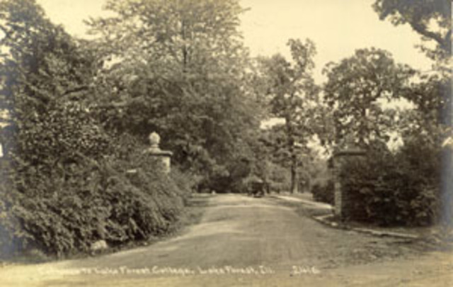 Lake Forest University becomes Lake Forest College