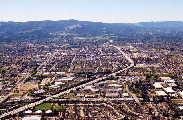 I buy a house in California to work with Apple