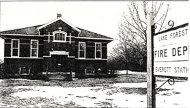 Everett School opens