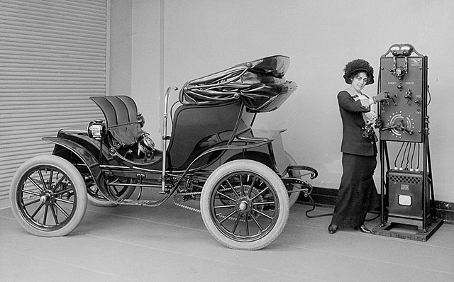 Primers cotxes elèctrics